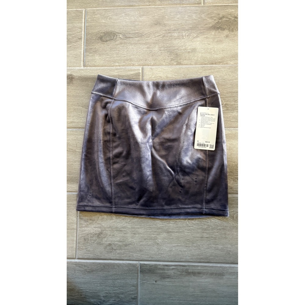 Lululemon Scuba HR Mini‎ Skirt Velvet Nulu Fabric Women's Size M Lilac New